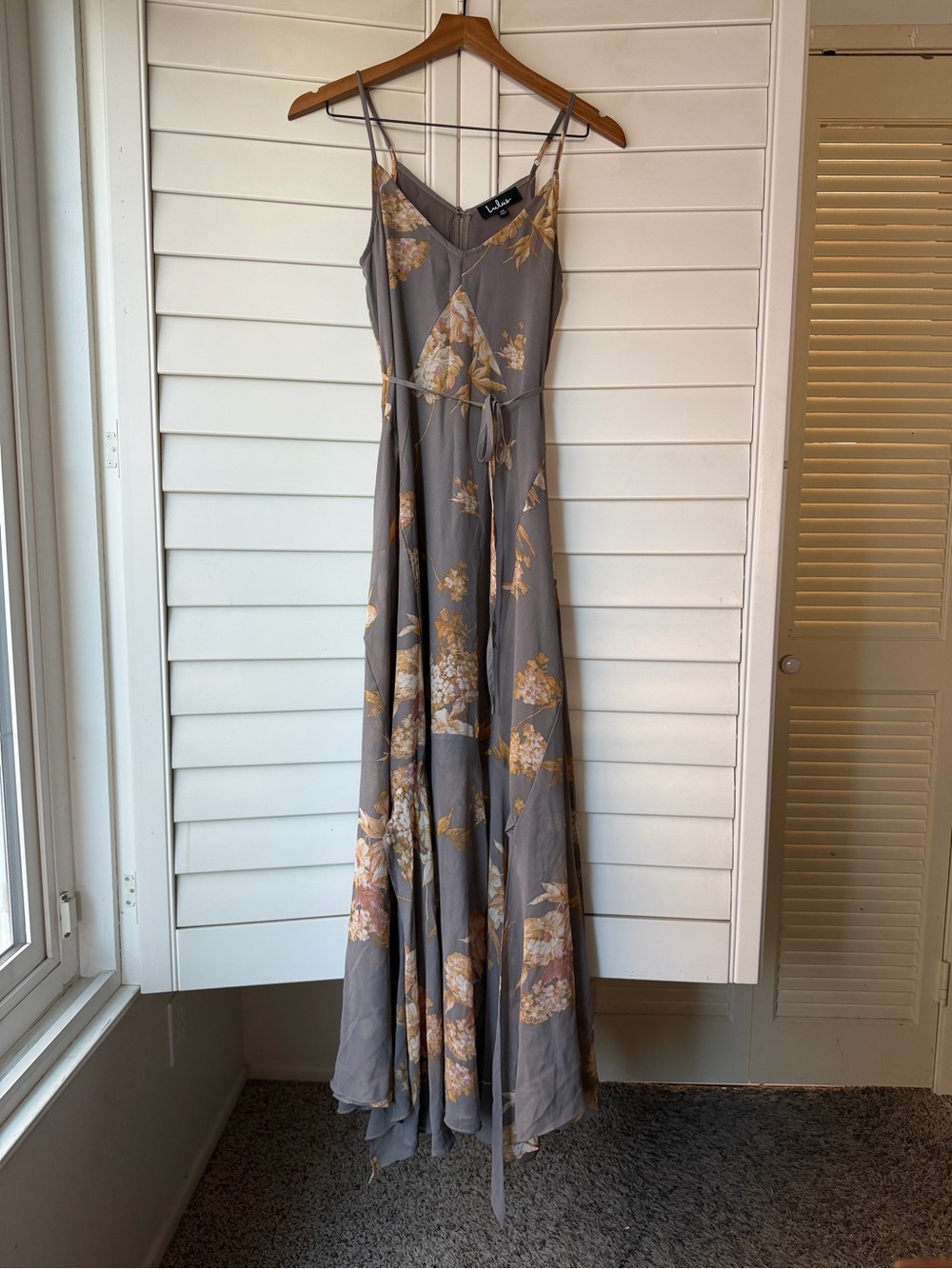 Lulu's Gray Floral Maxi Dress with Yellow Blossom Print Size XS